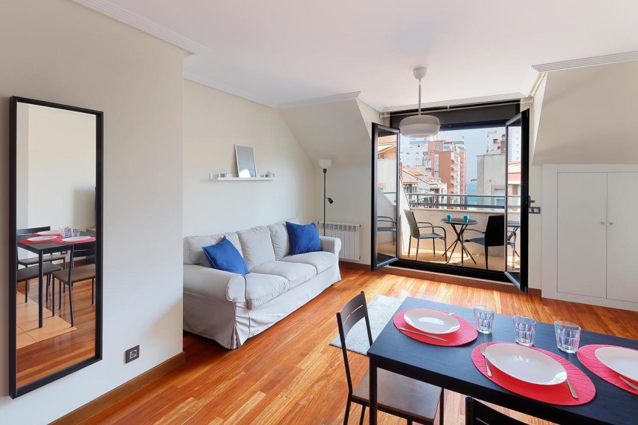 Atico Con Terraza, Vistas Al Mar Y Parking En Playa De S Lorenzo Gijón Eksteriør bilde